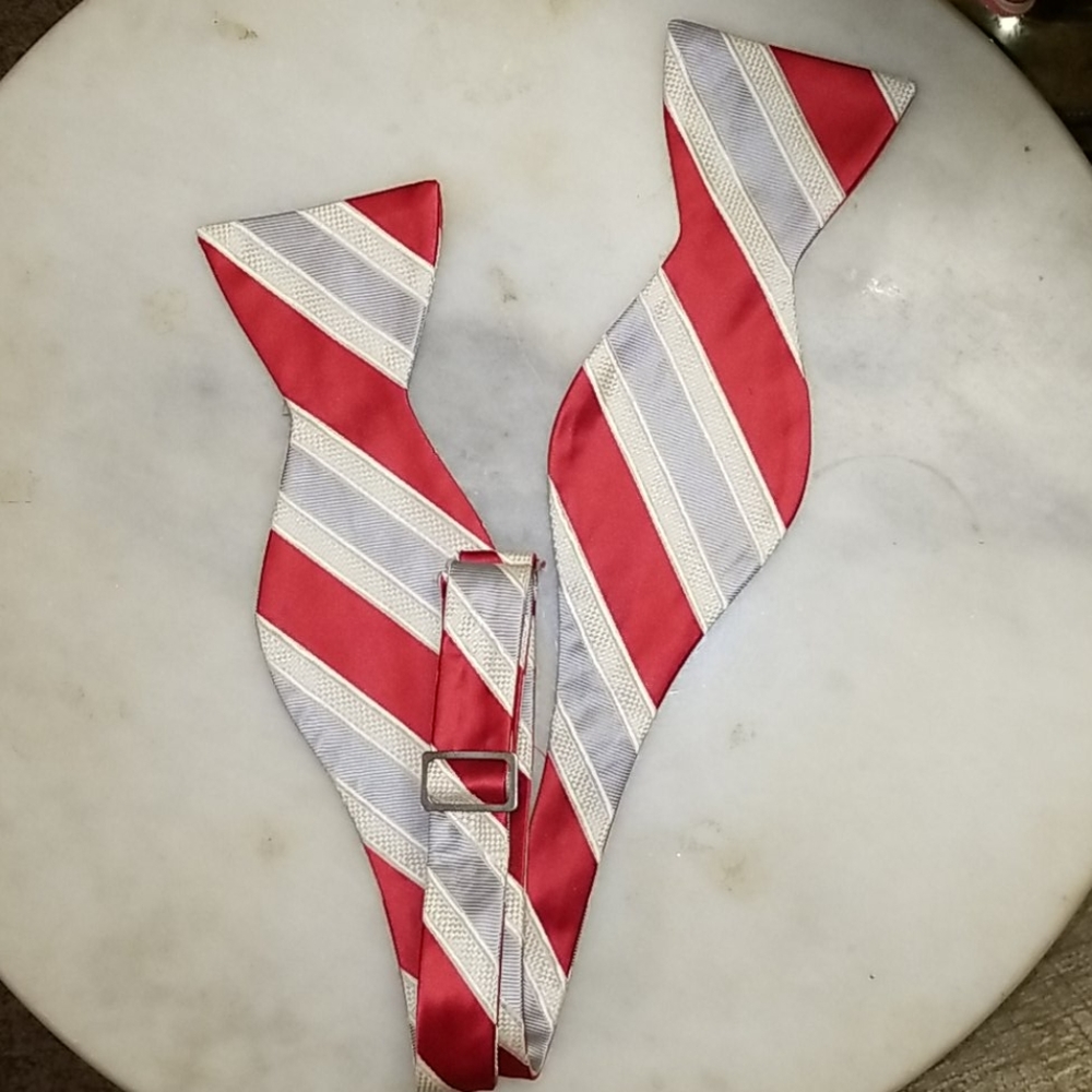 Self tie bowtie